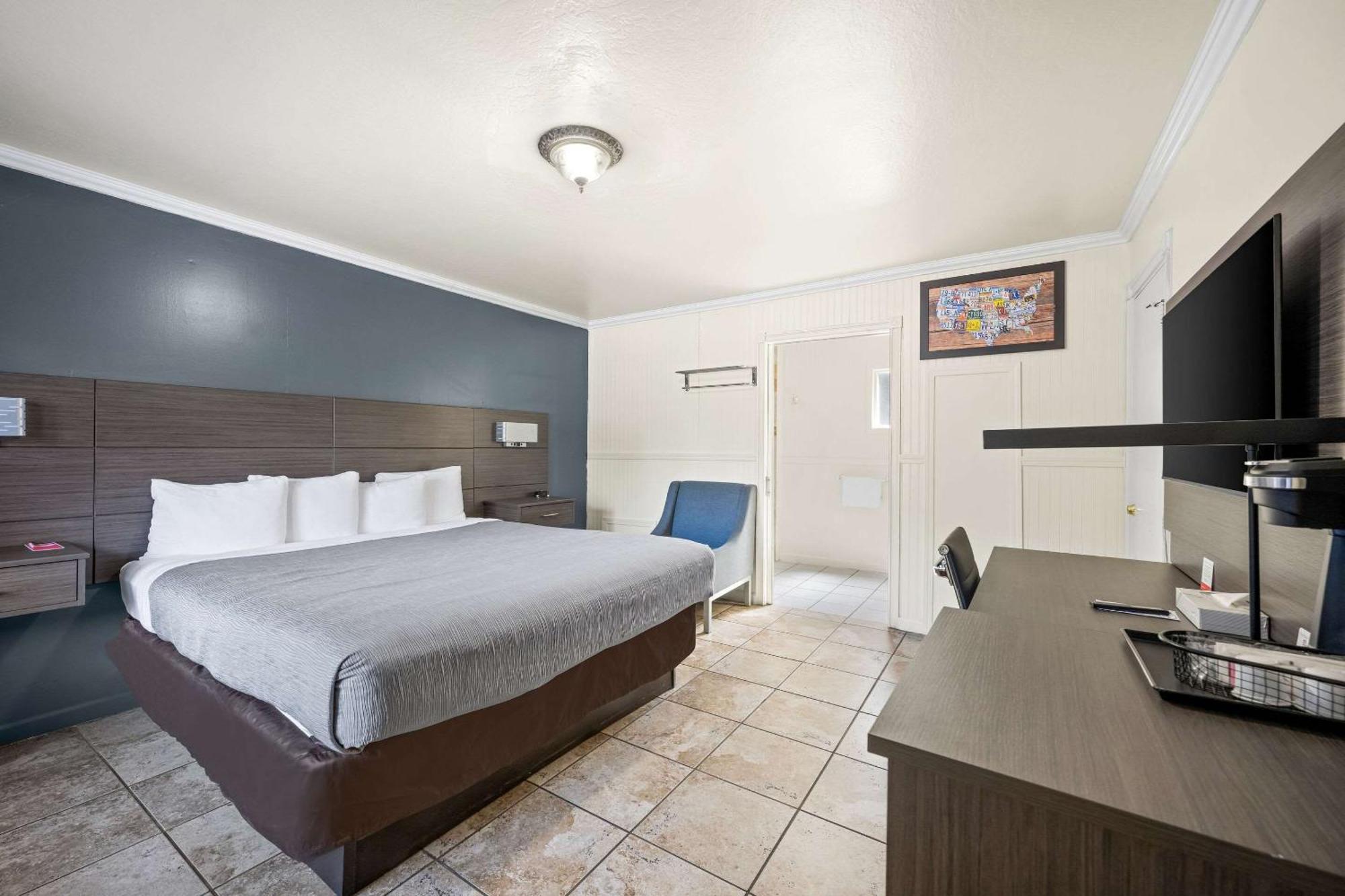 Econo Lodge Inn & Suites Heavenly Village Area South Lake Tahoe Exterior photo