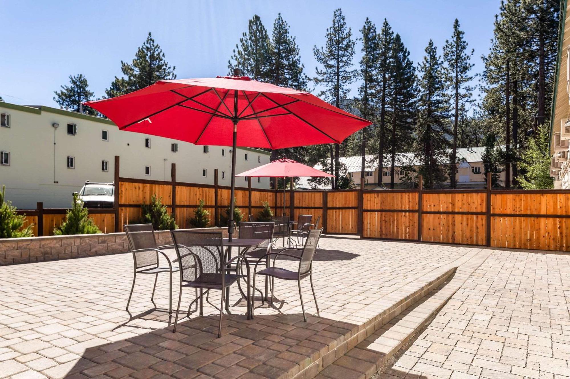 Econo Lodge Inn & Suites Heavenly Village Area South Lake Tahoe Exterior photo