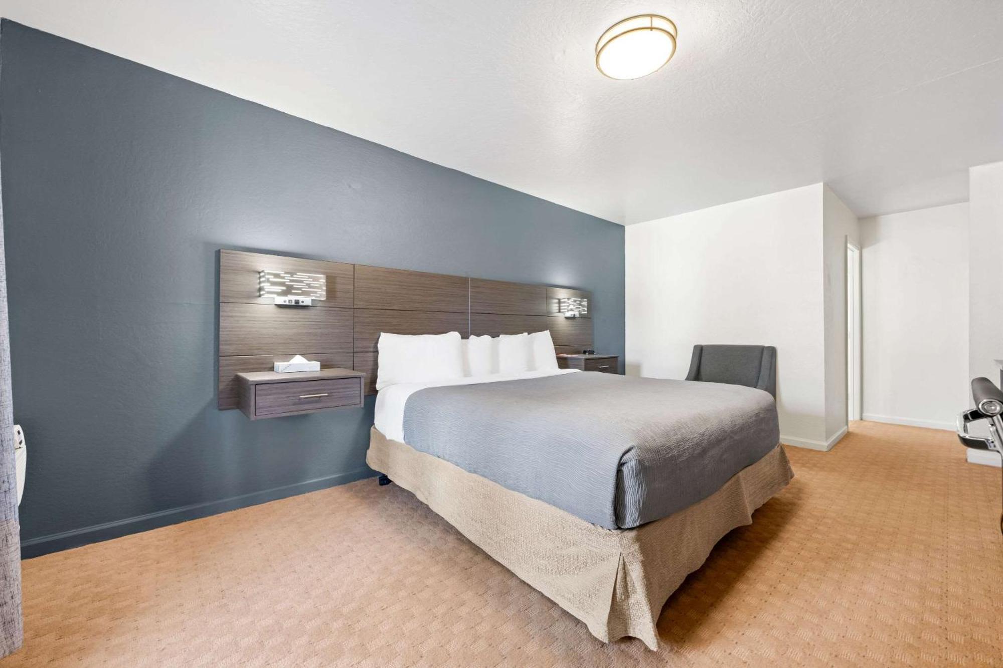 Econo Lodge Inn & Suites Heavenly Village Area South Lake Tahoe Exterior photo