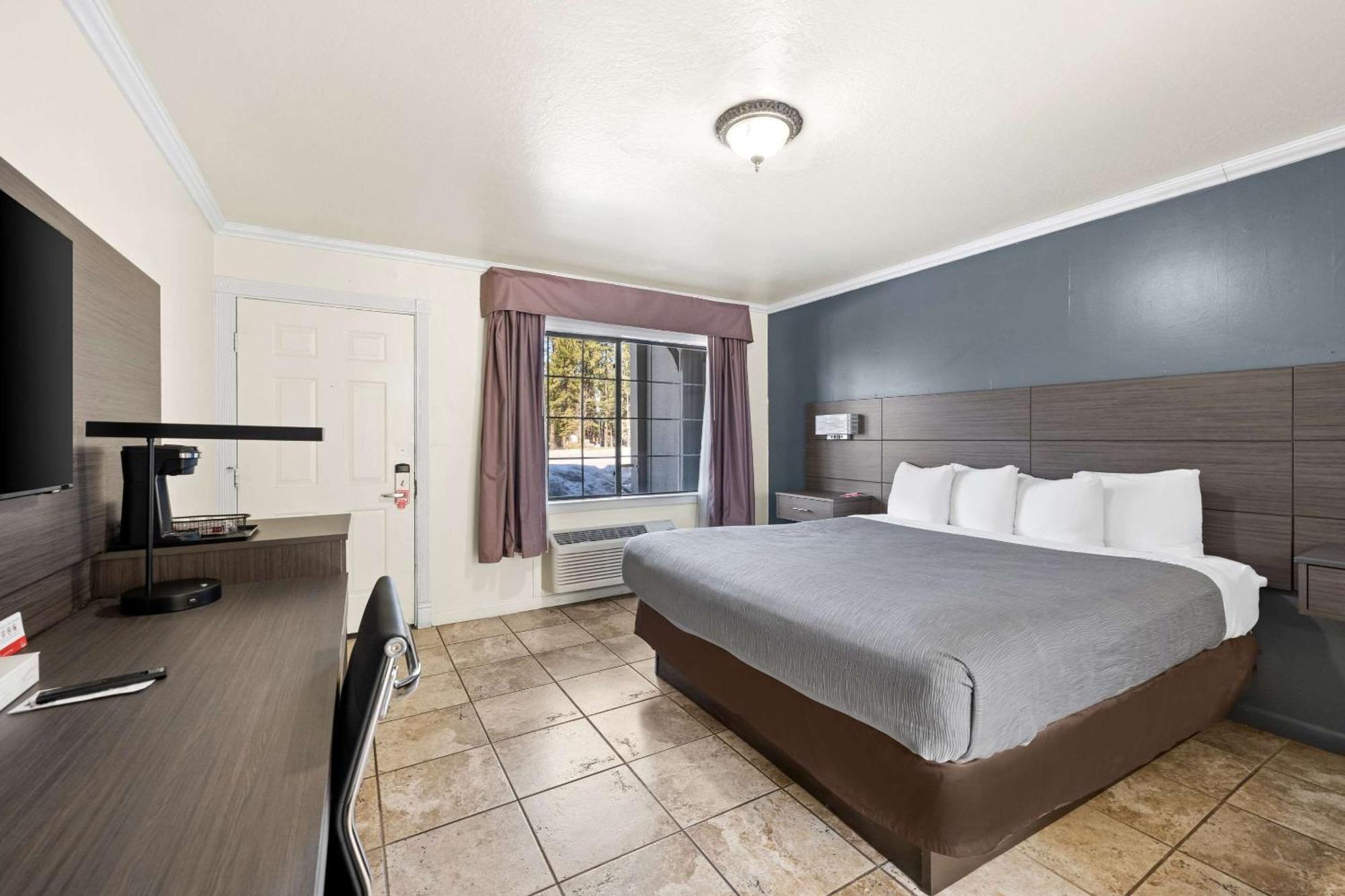 Econo Lodge Inn & Suites Heavenly Village Area South Lake Tahoe Exterior photo