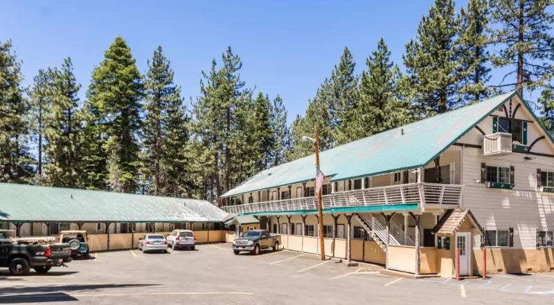 Econo Lodge Inn & Suites Heavenly Village Area South Lake Tahoe Exterior photo
